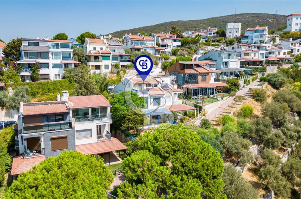 Kuşadası Deniz Manzaralı Villa