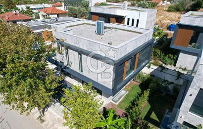 Urla Yelaltı'nda 5+1 Villa