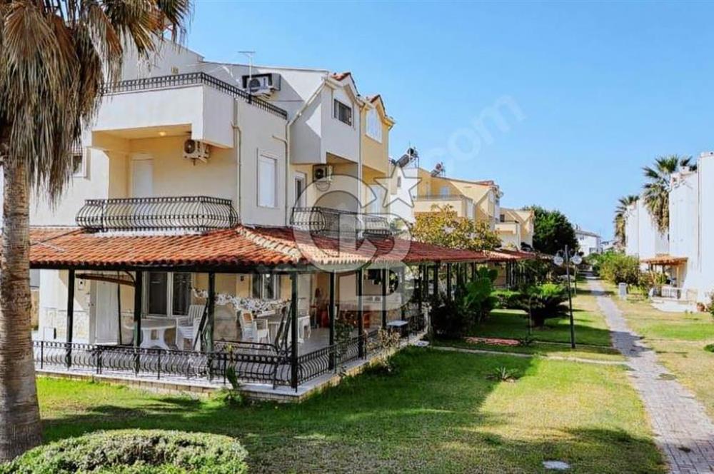 Kuşadası Davutlar Satılık Villa 5+1 Denize 500 Metre