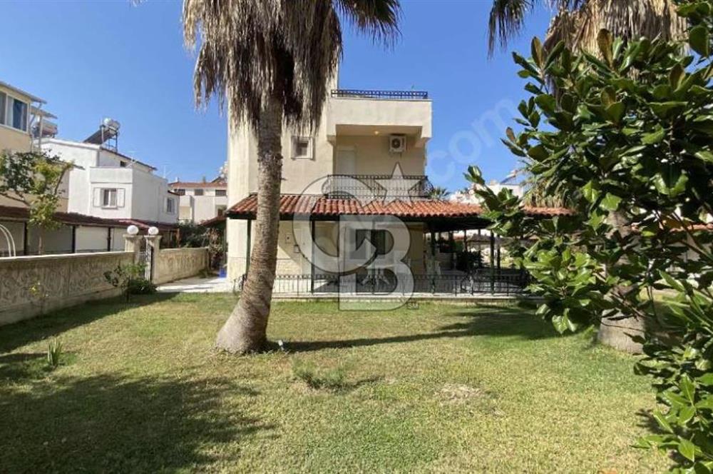 Kuşadası Davutlar Satılık Villa 5+1 Denize 500 Metre