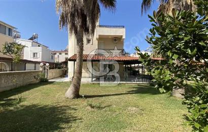 Kuşadası Davutlar Satılık Villa 5+1 Denize 500 Metre