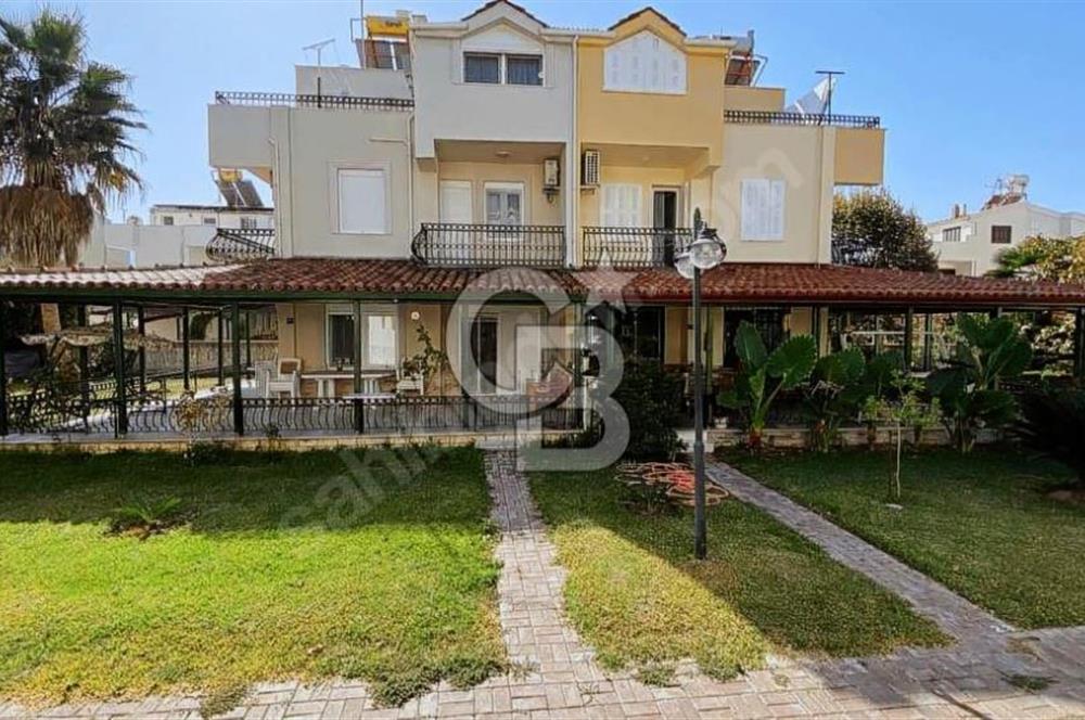 Kuşadası Davutlar Satılık Villa 5+1 Denize 500 Metre