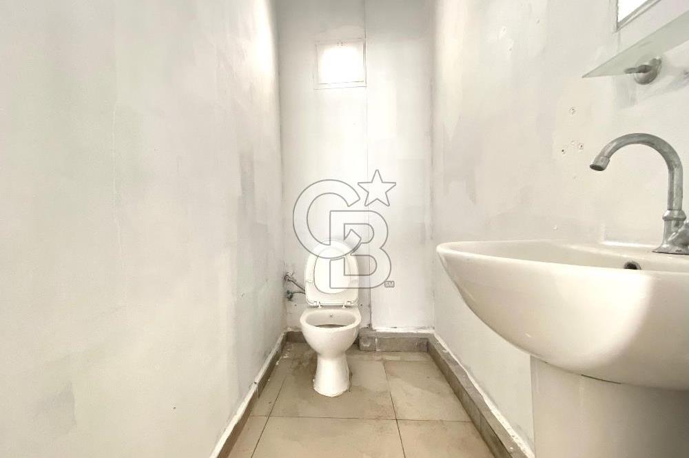 KKTC Girne Merkez'de Ana Cadde Üzeri Kiralık 120 m2 Dükkan