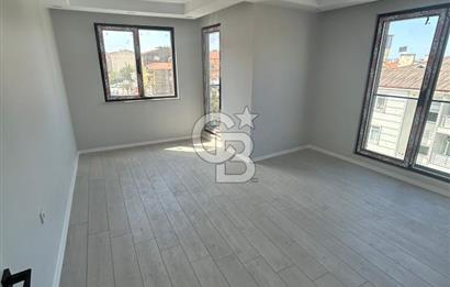 MUSTAFAPAŞA'DA CADDE ÜSTÜ 2+1 SIFIR ARAKAT DAİRE