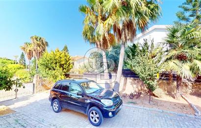 Girne Ozanköyde Satılık Havuzlu Ebeveyn Banyolu 3+2 Satılık Villa