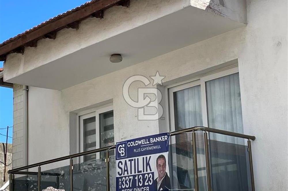 ALAÇATI ÇARŞI MERKEZİNDE FULL TADİLATLI SATILIK DAİRE