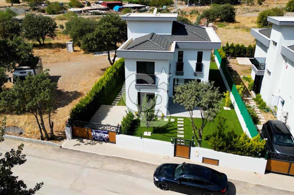 Güzelbahçe Yelki’de Satılık Tam müstakil havuzlu sıfır villa 