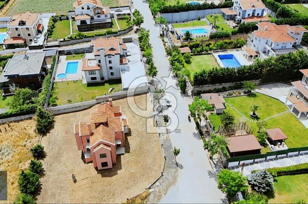 BÜYÜKÇEKMECE TEPEKENT SİTESİ MÜSTAKİL 1800 m2 SATILIK 4+1 VİLLA