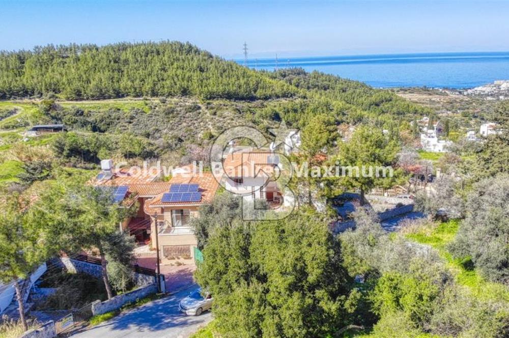 Girne Karmide Nefes Kesici 5 Yatak Odalı Kiralık Villa 