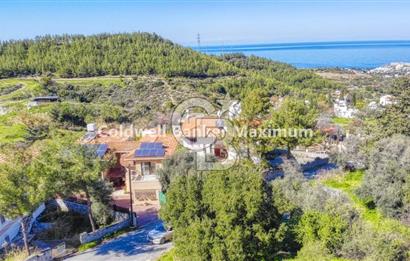 Girne Karmide Nefes Kesici 5 Yatak Odalı Kiralık Villa 