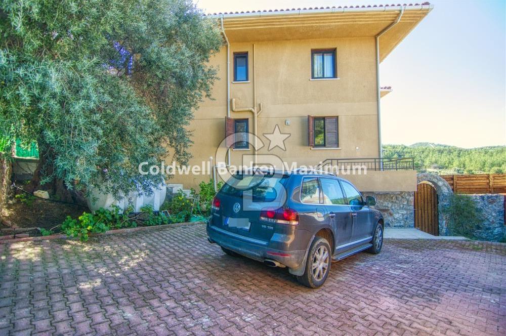 Girne Karmide Nefes Kesici 5 Yatak Odalı Kiralık Villa 