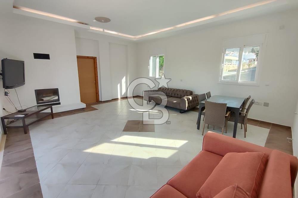 Girne Doğanköyde Geniş Alanlı Havuzlu Bol Özellikli Kiralık 4+1 Ensuite Villa 