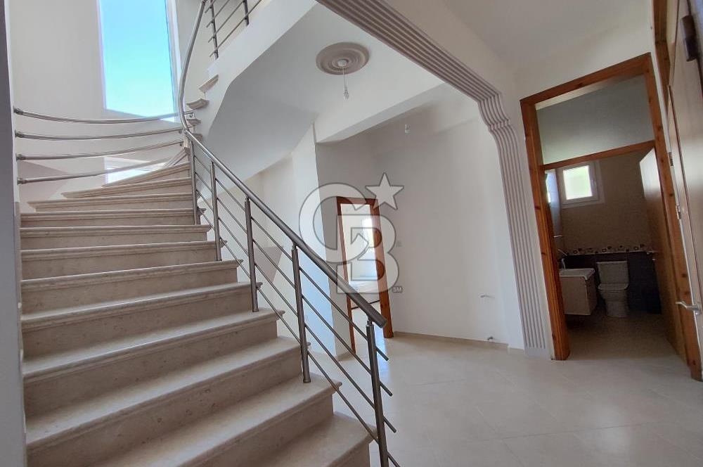 Girne Doğanköyde Geniş Alanlı Havuzlu Bol Özellikli Kiralık 4+1 Ensuite Villa 