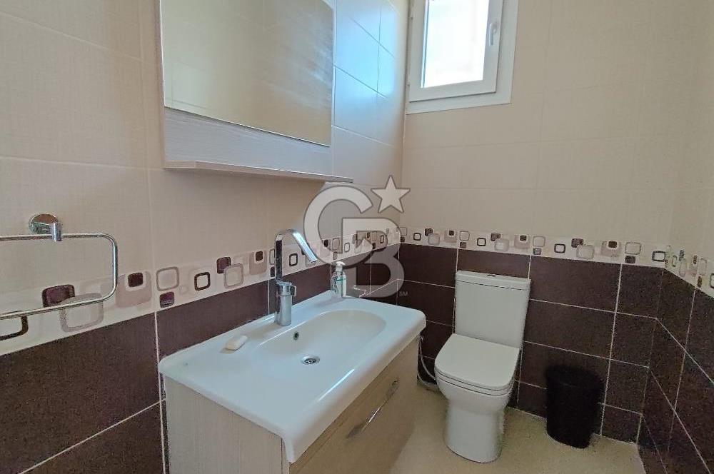 Girne Doğanköyde Geniş Alanlı Havuzlu Bol Özellikli Kiralık 4+1 Ensuite Villa 