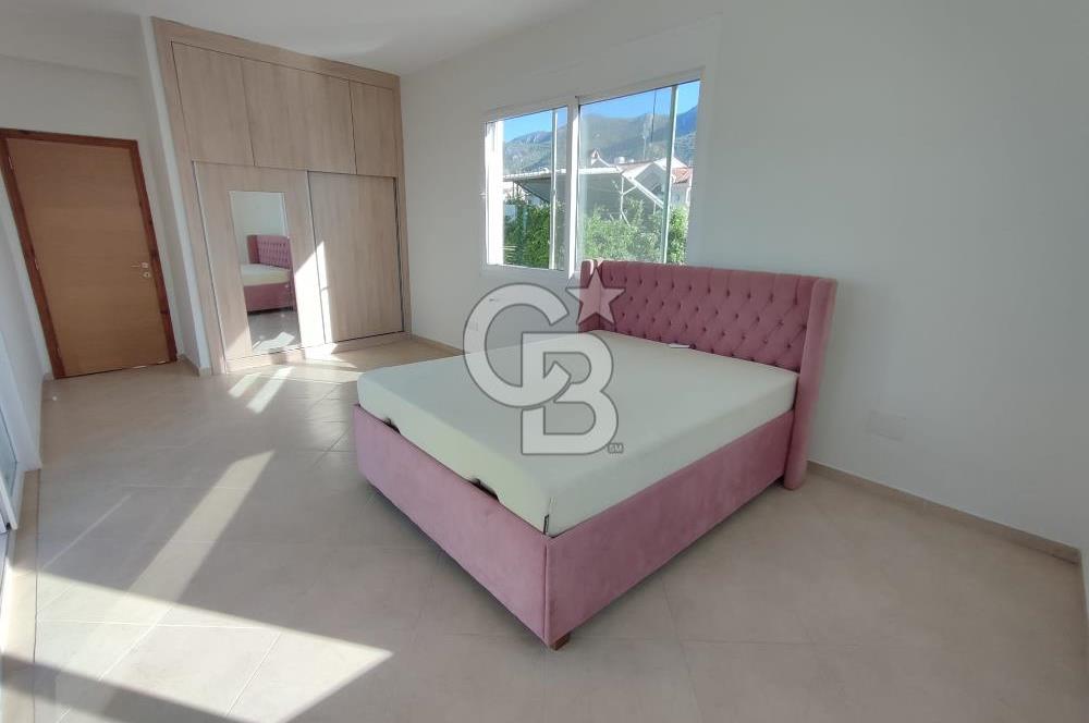 Girne Doğanköyde Geniş Alanlı Havuzlu Bol Özellikli Kiralık 4+1 Ensuite Villa 