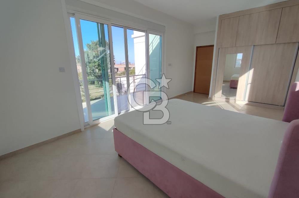 Girne Doğanköyde Geniş Alanlı Havuzlu Bol Özellikli Kiralık 4+1 Ensuite Villa 