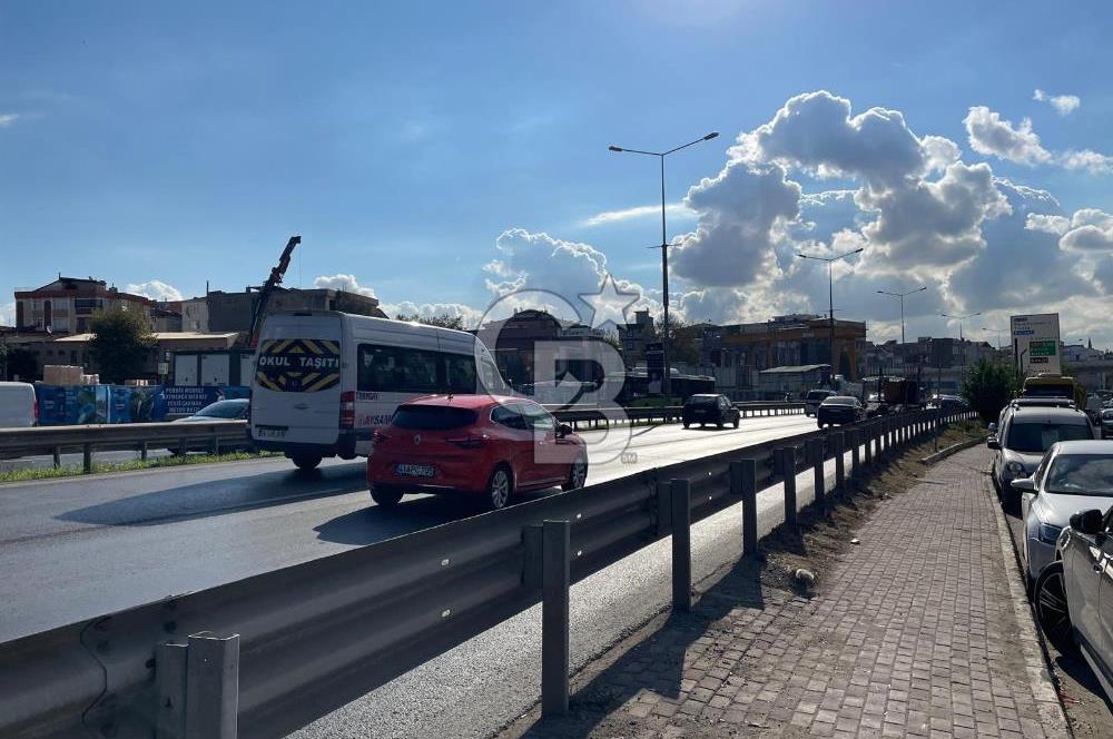 Pendik Kaynarca E5'e Cephe  Boş Satılık Plaza 