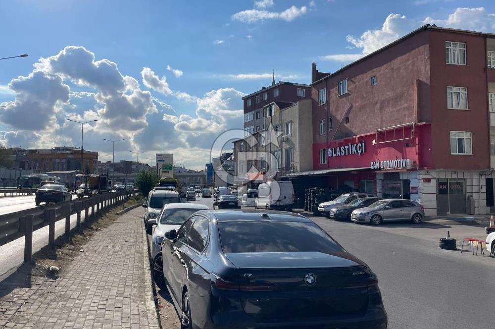 Pendik Kaynarca E5'e Cephe  Boş Satılık Plaza 