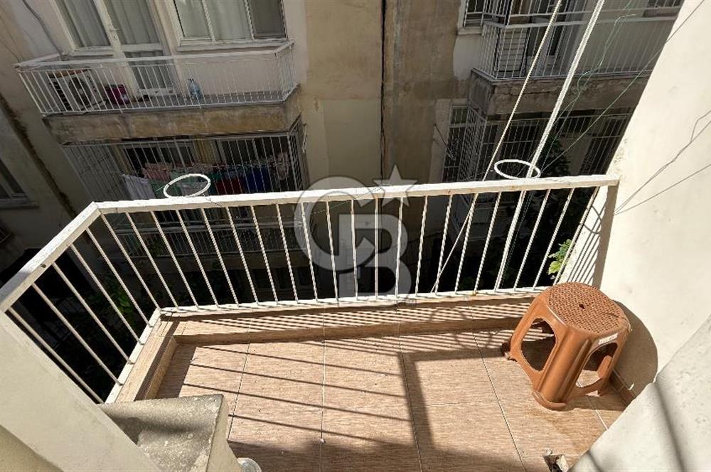 Karşıyaka Alaybeyde Kiralık 1+1 Daire