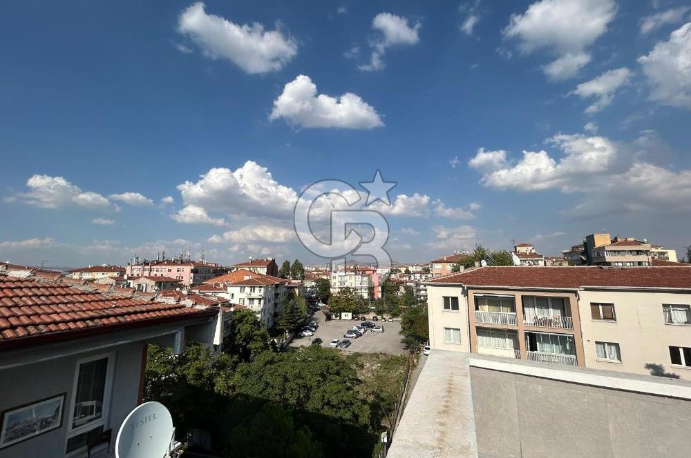  KENNEDY CADDESİ ÜZERİNDE BOŞ VE TERASLI SATILIK DAİRE 