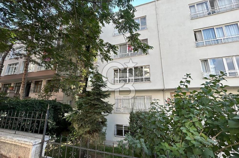  KENNEDY CADDESİ ÜZERİNDE BOŞ VE TERASLI SATILIK DAİRE 