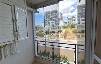 ÇİĞLİ İNÖNÜ MAHALLESİ'NDE ARA KAT ÖNÜ AÇIK 3+1 SATILIK DAİRE 