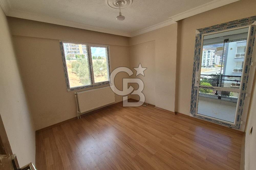 ÇİĞLİ İNÖNÜ MAHALLESİ'NDE ARA KAT ÖNÜ AÇIK 3+1 SATILIK DAİRE 