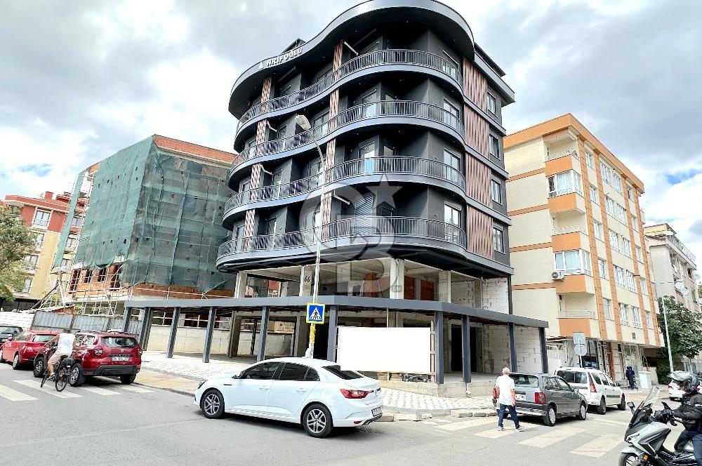 Kartal Soğanlık Cadde Üzeri 470m2 Köşe Konumda 35m Çift Cepheli