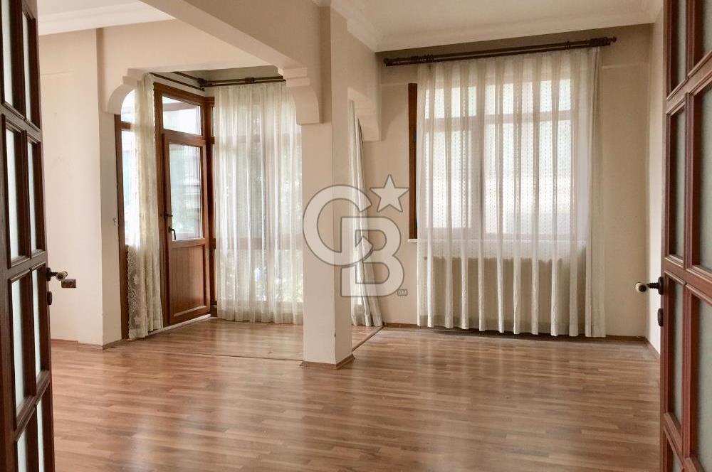 OPPORTUNITY Investment 2+1 with a view of the coast in Bakırköy Taşhan