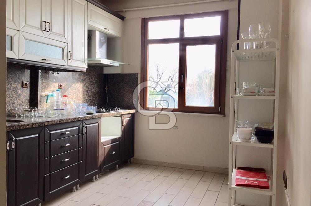 OPPORTUNITY Investment 2+1 with a view of the coast in Bakırköy Taşhan