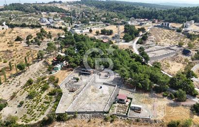 BORNOVA BEŞYOL'DA YOLA CEPHELİ SATILIK ARSA