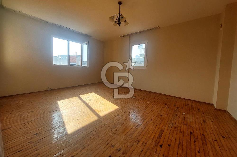 Bayraklı Sahili ve Sevgi Yolu Yakınında Cadde üzeri 2+1 kiralık Daire