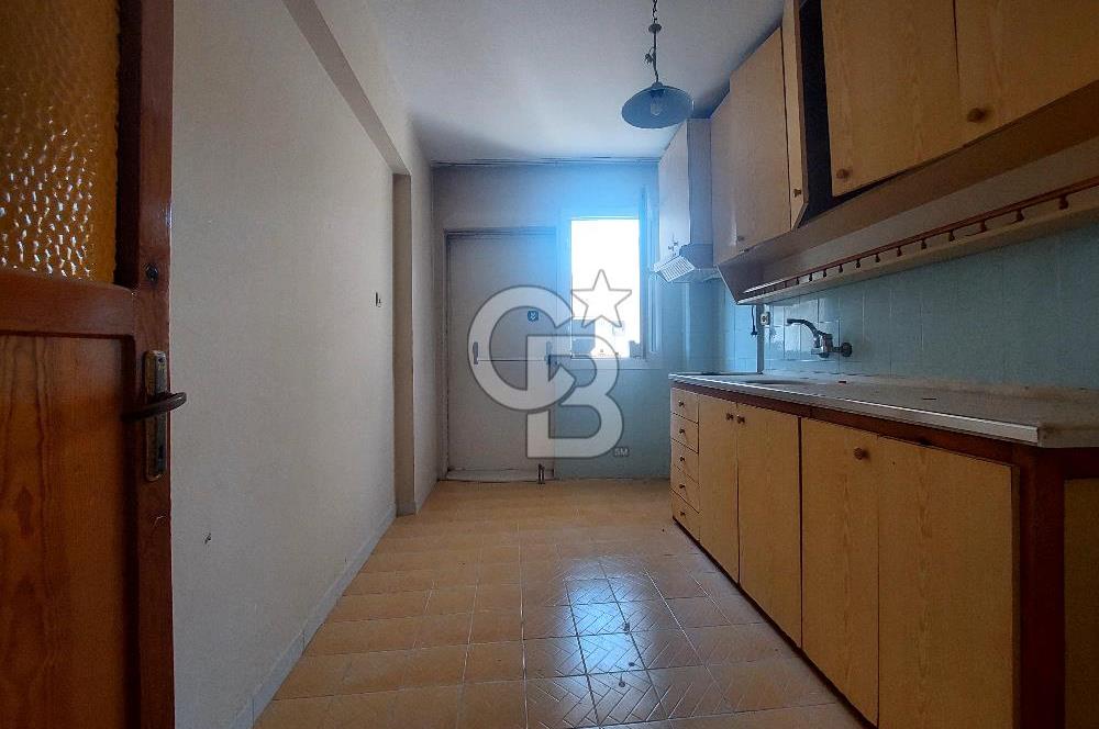 Bayraklı Sahili ve Sevgi Yolu Yakınında Cadde üzeri 2+1 kiralık Daire