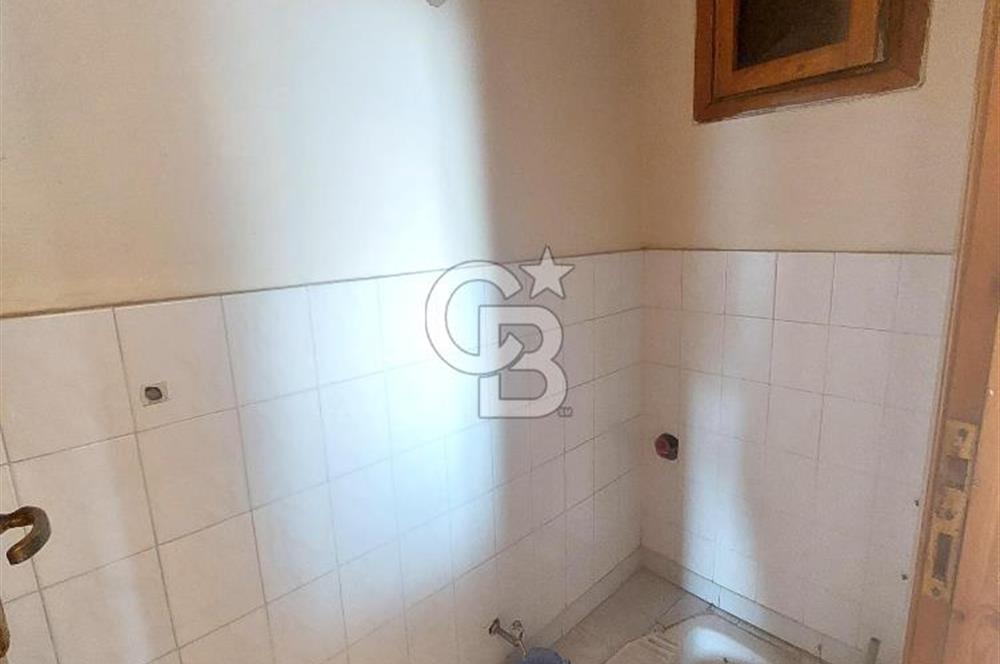 Bayraklı Sahili ve Sevgi Yolu Yakınında Cadde üzeri 2+1 kiralık Daire