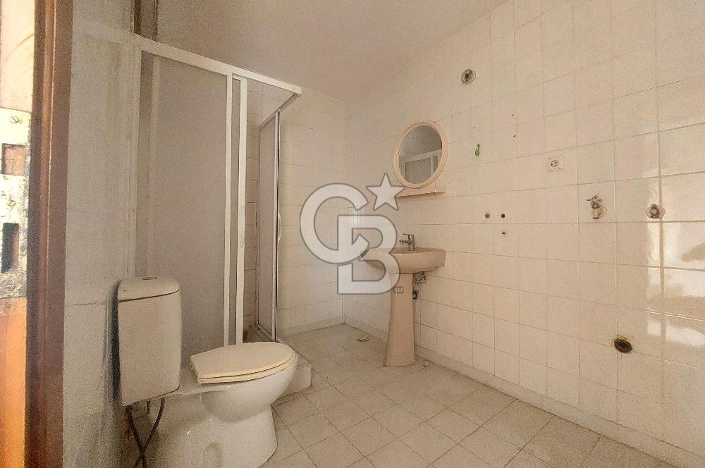 Bayraklı Sahili ve Sevgi Yolu Yakınında Cadde üzeri 2+1 kiralık Daire