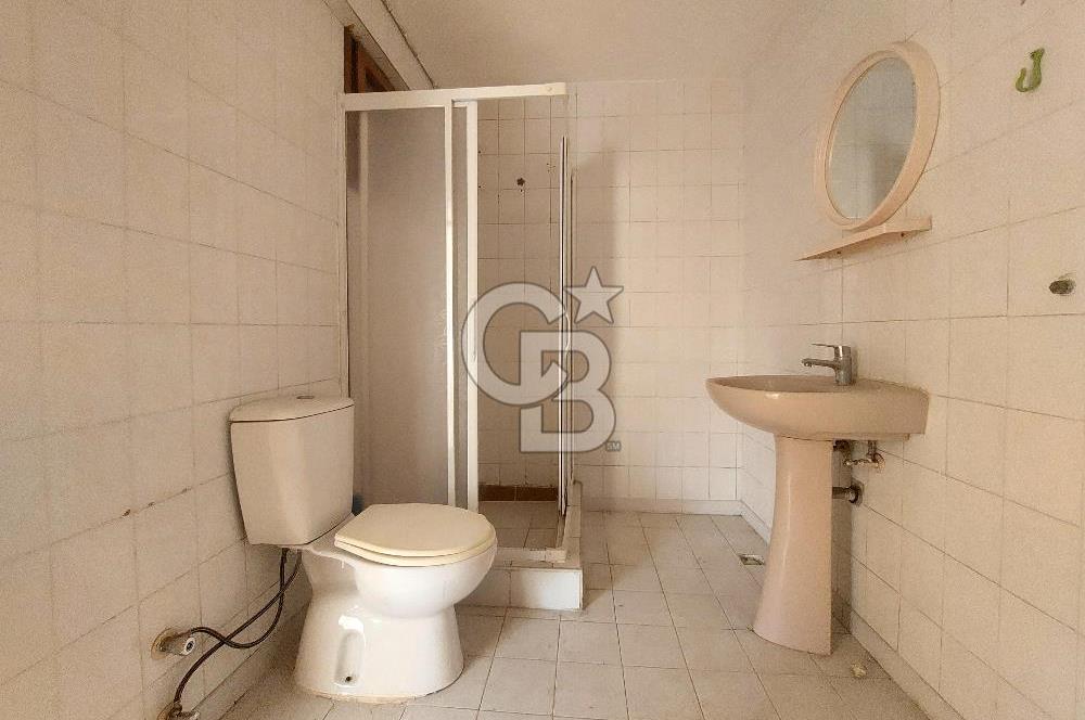 Bayraklı Sahili ve Sevgi Yolu Yakınında Cadde üzeri 2+1 kiralık Daire