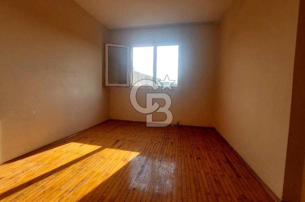 Bayraklı Sahili ve Sevgi Yolu Yakınında Cadde üzeri 2+1 kiralık Daire