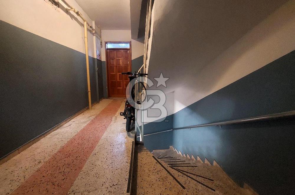 Bayraklı Sahili ve Sevgi Yolu Yakınında Cadde üzeri 2+1 kiralık Daire