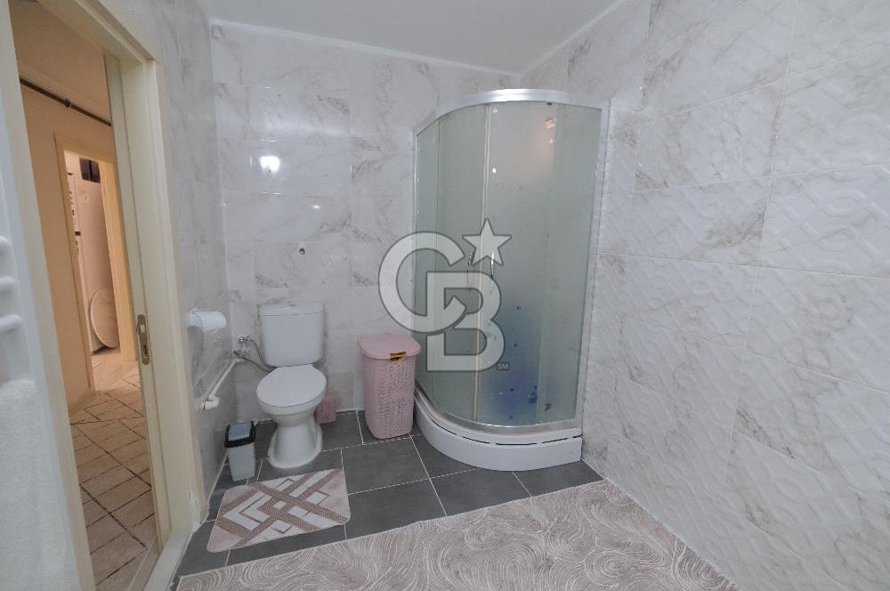 MENEMEN MERKEZDE ÇARŞI İÇERİSİNDE BAKIMLI  3+1 DAİRE