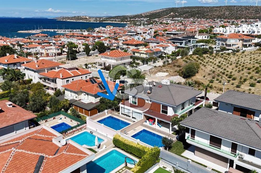 İzmir Çeşme Müstakil Havuzlu Denize 300 mt.SATILIK VİLLA