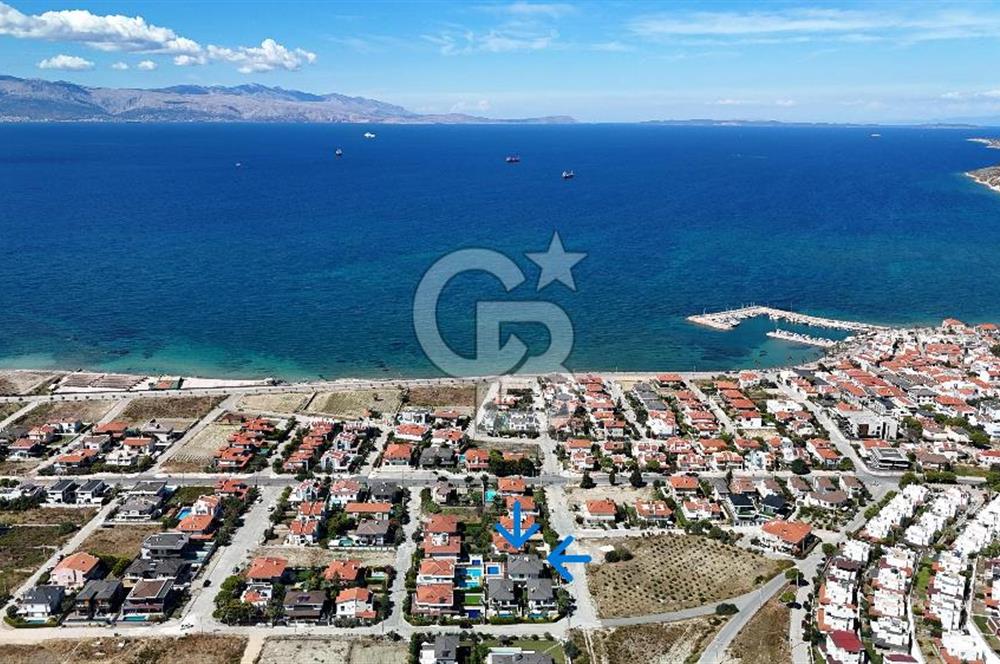 İzmir Çeşme Müstakil Havuzlu Denize 300 mt.SATILIK VİLLA