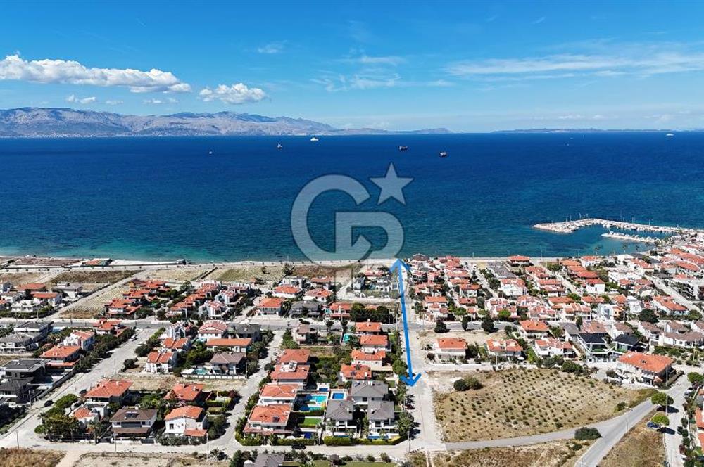 İzmir Çeşme Müstakil Havuzlu Denize 300 mt.SATILIK VİLLA