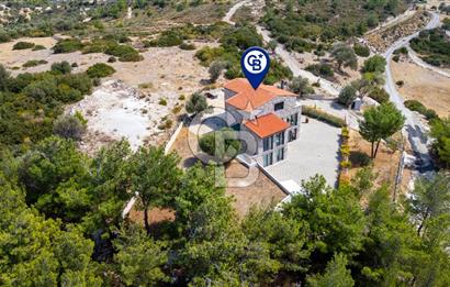 Karaburun Mordoğan'da Panaromik Deniz Manzaralı Taş Villa