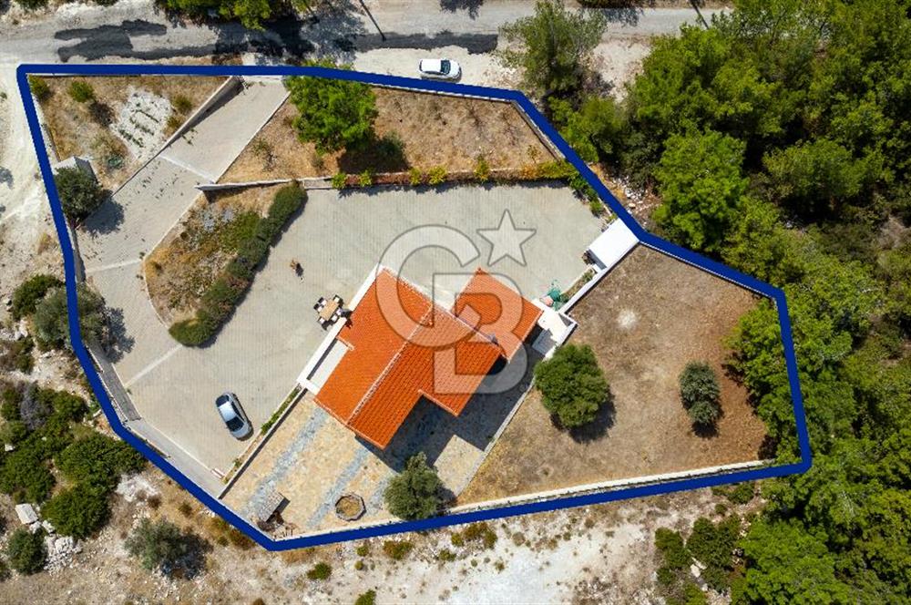 Karaburun Mordoğan'da Panaromik Deniz Manzaralı Taş Villa