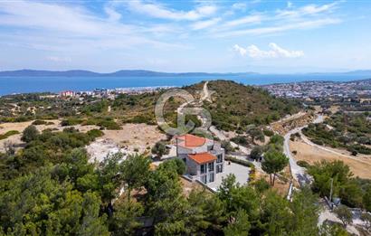 Karaburun Mordoğan'da Panaromik Deniz Manzaralı Taş Villa