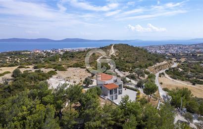 Karaburun Mordoğan'da Panaromik Deniz Manzaralı Taş Villa