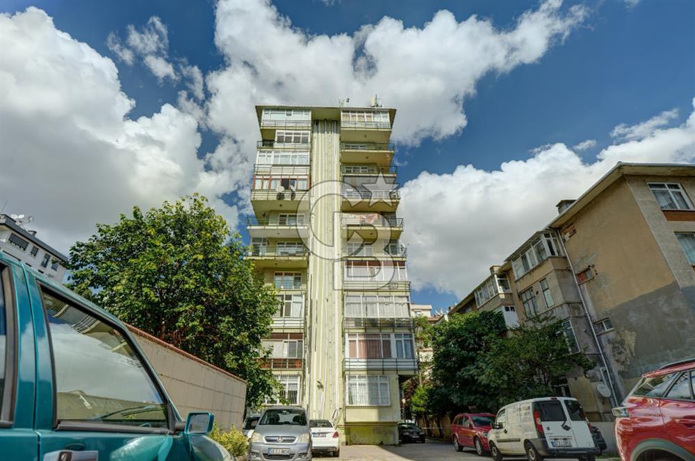 Feneryolu Kuyubaşı Sokak'ta Geniş 3+1 Kiralık Daire