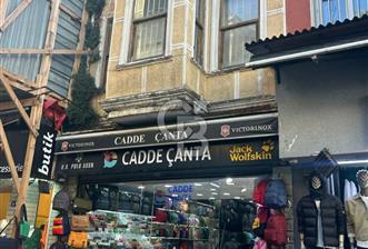 Moda Caferağada Bodrumlu Üç Hatlı Mağaza 