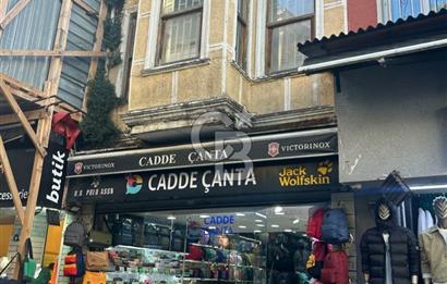 Moda Caferağada Bodrumlu Üç Hatlı Mağaza 