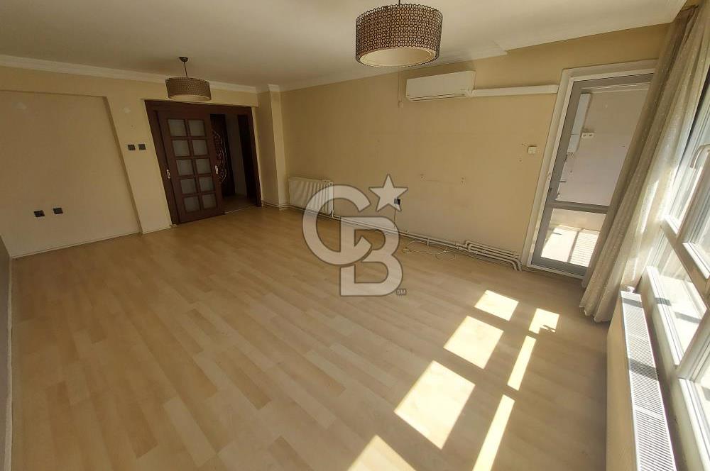 Karşıyaka Bahçelievlerde Cadde Üzerinde Kiralık 3+1 Daire